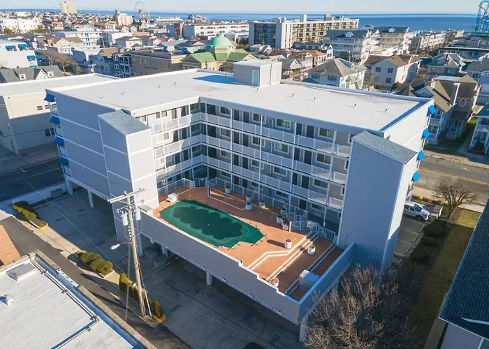 Trendy 1Bd Balcony Pool Small Fam Or Couples Stay