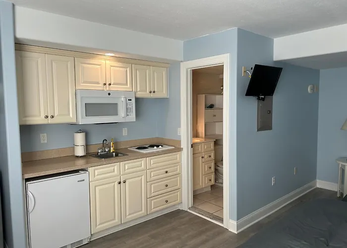 Sunbeach Condo 900 Wesley Avenue Unit 109